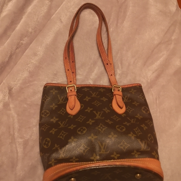 Louis Vuitton bucket bag - Picture 2 of 11